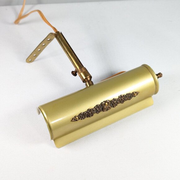 Other - Vintage small gold tone metal picture light WORKS, artwork lamp, wall mounted